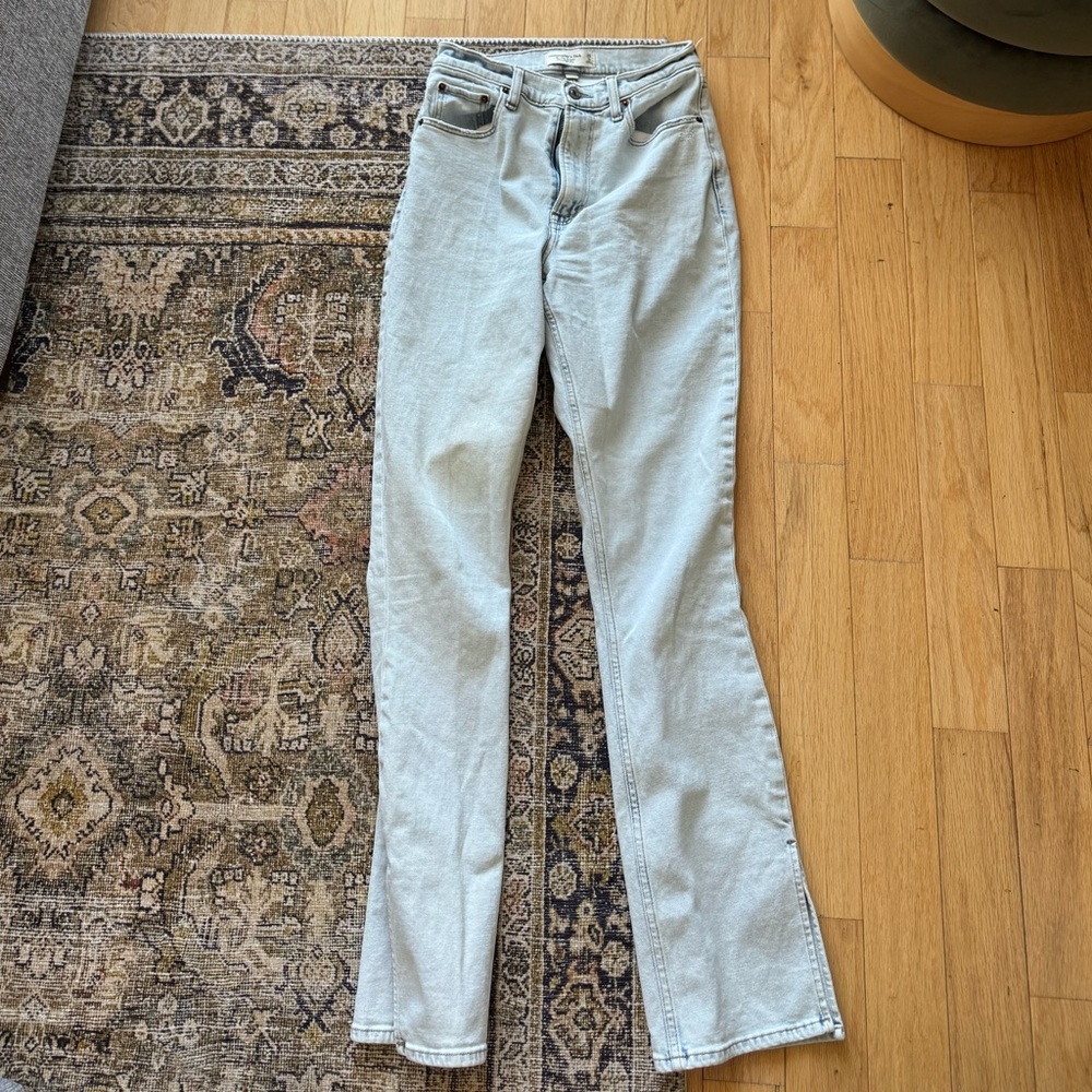 Abercrombie & Fitch Light Wash Women's Jeans
